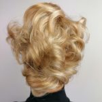 Piękna treska Carlotta dopinka naturalny wygląd mix blondów